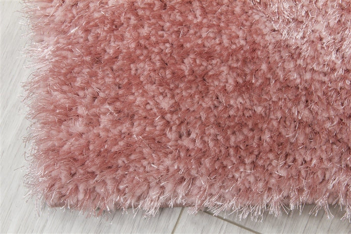 close up Blush Pink Shaggy Rug